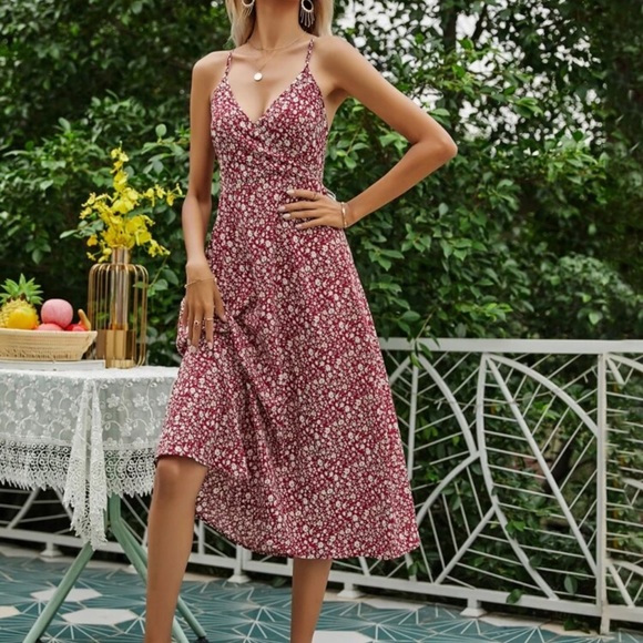 Dresses & Skirts - Tie Back Daisy Floral Print Cami Dress